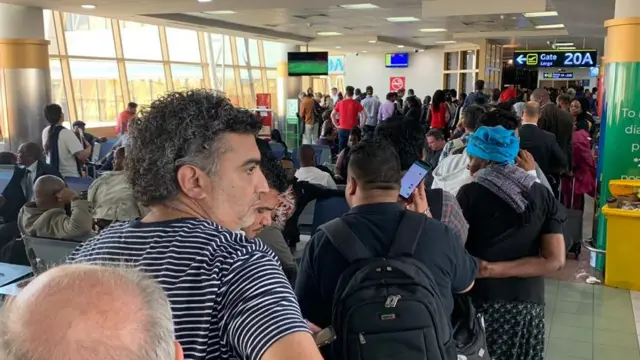 Migomo ya wafanyakazi wa Shirika la ndege la Kenya Airways imeelezwa kuchangia hasara ya kampuni hiyo, mwaka jana wasafiri walikwama kwenye viwanja vya ndege kutokana na mgomo