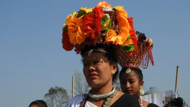 थारु महिला