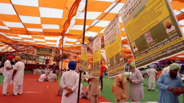 'ਪੰਜਾਬ ਬਚਾਓ ਰੈਲੀ' ਵਿੱਚ ਰੰਗ ਦੀਆਂ ਪੱਗਾਂ ਉਸ ਸ਼ਾਮਲ ਲੋਕ