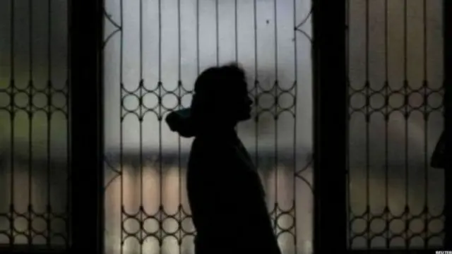 સજીતા 2 ફેબ્રુઆરી 2010ના રોજ અયિલુરના કરાતપરાંબુસ્થિત રહમાનનાં માતાપિતાના ઘરે રહીને આવી ગયાં