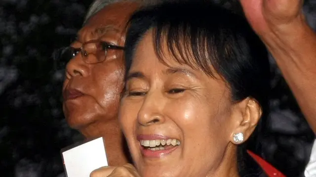 ၂၀၁၀ ရွေးကောက်ပွဲအပြီး ရက်ပိုင်းမှာ ဒေါ်အောင်ဆန်းစုကြည် အကျယ်ချုပ်ကနေ စလွတ်