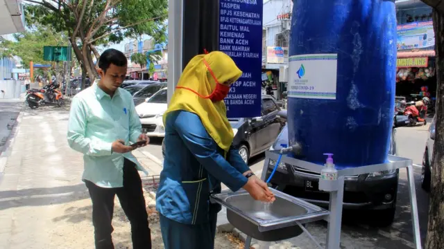 Люди в Индонезии