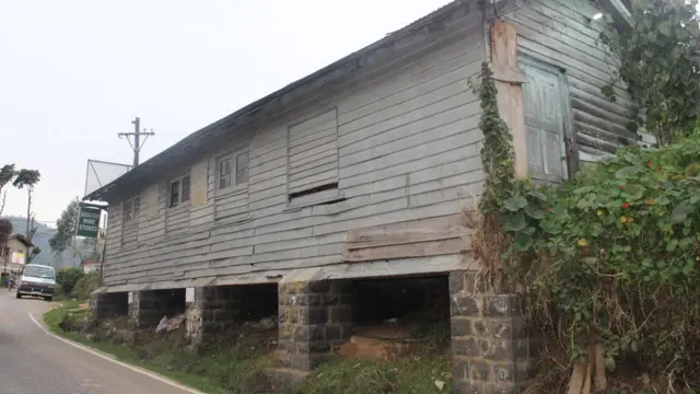 එදා බෲක්සයිඩ් දුම්රිය පොළ අද මත්පැන් අලෙවි සලකි