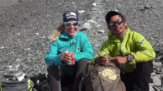 एंड्रिया उर्सिना और उनके पति नोर्बू शेरपा