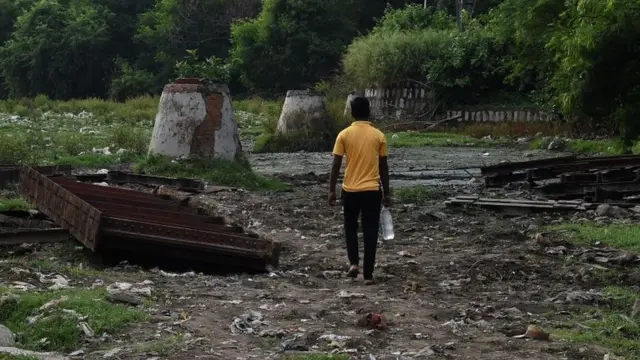 திறந்தவெளியில் மலம் கழித்தல்: 'தமிழகத்தில் தொடர்கிறது' - ஆய்வு சொல்லும் தகவல்