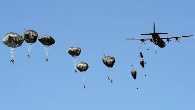 Парашютисты НАТО на маневрах в Польше