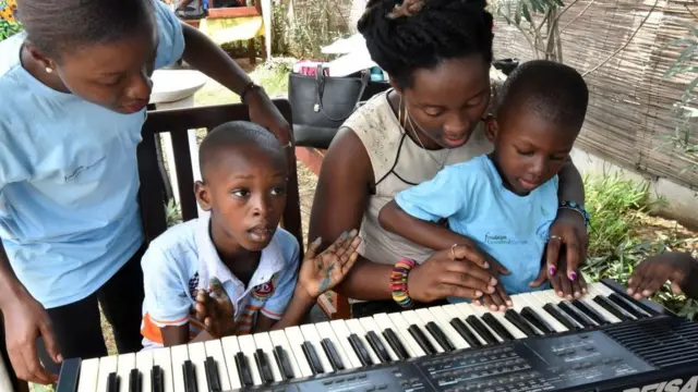 Kuziere ha ihe ọhụrụ