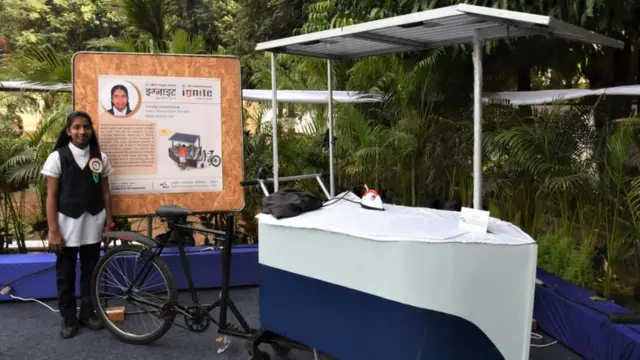 மாணவி வினிஷா