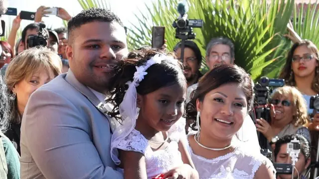 Brian Houston y Evelia Reyes