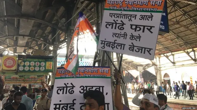 राज यांनी परप्रांतीयांविरुद्ध कितीही आक्रमक भूमिका घेतली, तरी लोक त्यांना मत देण्याऐवजी अन्य पक्षांकडे जातात.