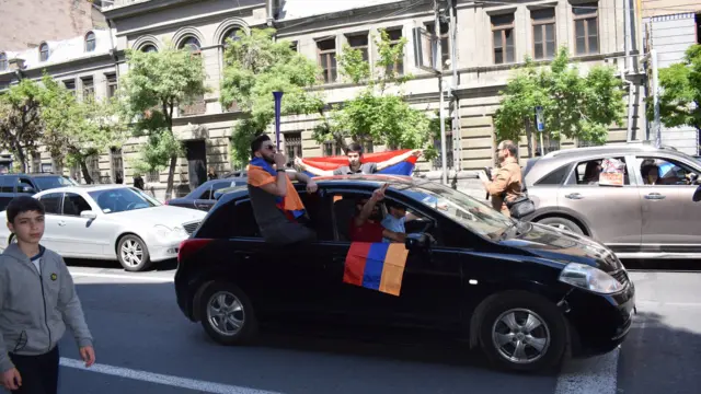 Участники протестов в Ереване