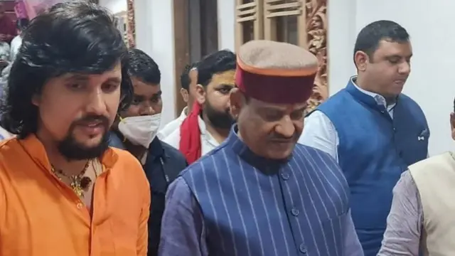 நாடாளுமன்ற மக்களவைத் தலைவர் ஓம் பிர்லா உடன் ஆனந்த் கிரி