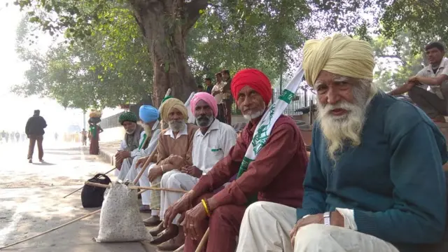 விவசாயிகள் பேரணியால் அதிரும் தலைநகர் டெல்லி