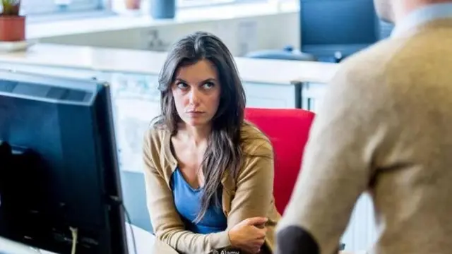 महिला कर्मचारी