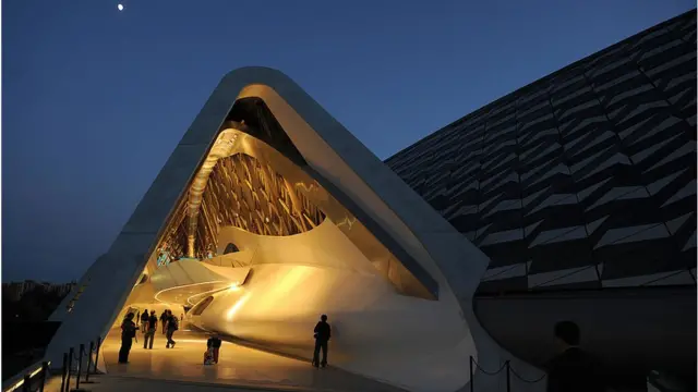 من تصاميم زها حديد