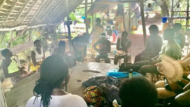 Atelier sur les menstruation de l'association Train and Travel fondée par Benedicte joan Ouamba