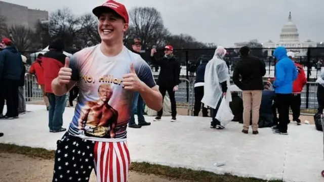 特朗普支持者借机表现爱国热情