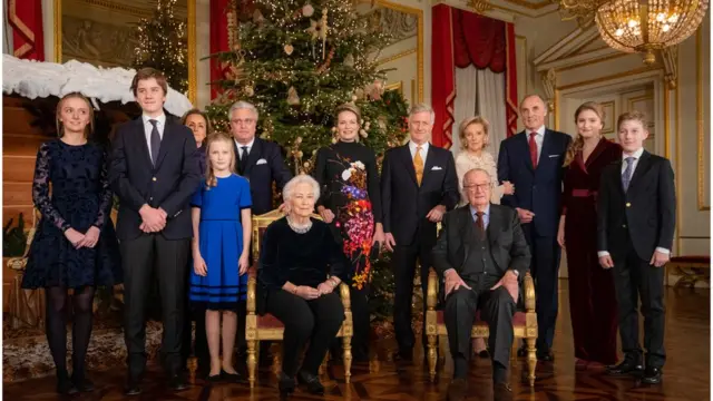 (L-R) Princess Louise, Prince Gabriel, Princess Claire, Princess Eleonore, Prince Laurent, Queen Paola, Queen Mathilde, King Philippe of Belgium, King Albert II, Princess Astrid, Prince Lorenz, Princess Elisabeth and Prince Emmanuel
