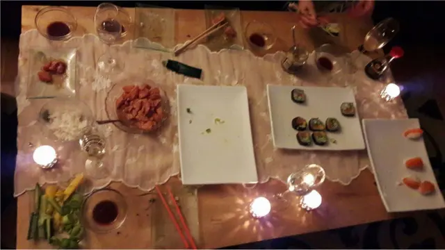 ኤስያውያን ካብ ሳልመን ዓሳ ዝሰርሕዎ ምግቢ 'ሱሺ'