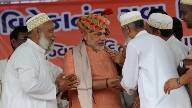 મુસ્લિમો સાથે મોદી