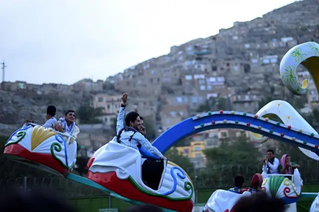 په کابل کې مې د ښځو ښکاره مخونه ولیدل او پکې مې زموږ په نسبت زیاته ازادي احساس کړه.