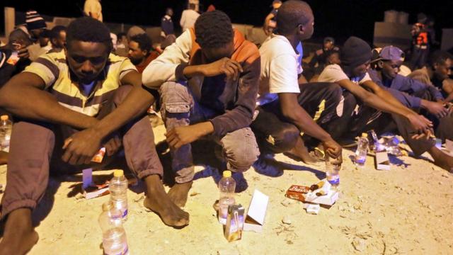 Des migrants africains secourus en mer Méditerranée au courant de ce mois