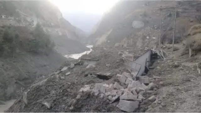 रेणी गांव की तस्वीर