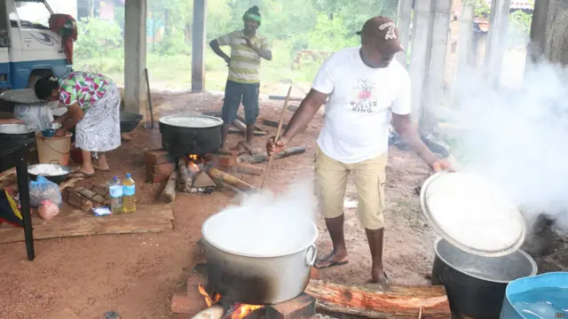 අවශ්‍ය පාන් ප්‍රමාණය සොයා ගැනීම පවා අර්බුදයක් බවට පත් වෙලා.