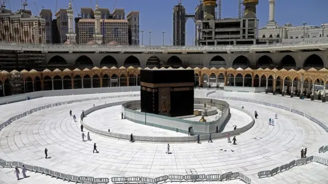 ஏப்ரல் 3 ஆம் தேதி எடுக்கப்பட்ட மெக்காவின் புகைப்படம்