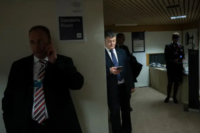 Порошенко між зустрічами на Всесвітньому економічному форумі у Давосі, 21 січня 2016 року