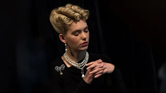 வெறுக்கப்பட்ட ராணியின் முத்து மாலை