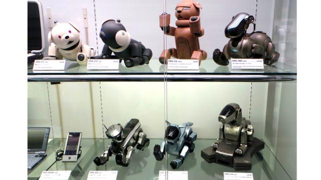Sony revives Aibo robot dog toy