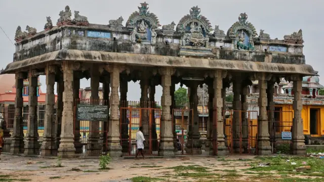 சிதம்பரம் நடராஜர் கோவில் திருமண சர்ச்சை: நடந்தது என்ன?