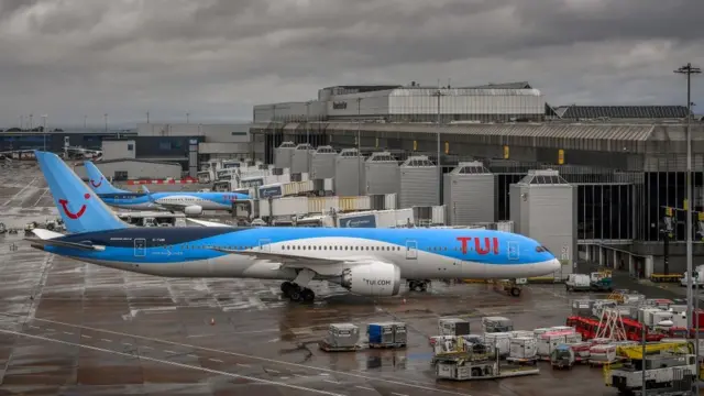 Aviones Tui.