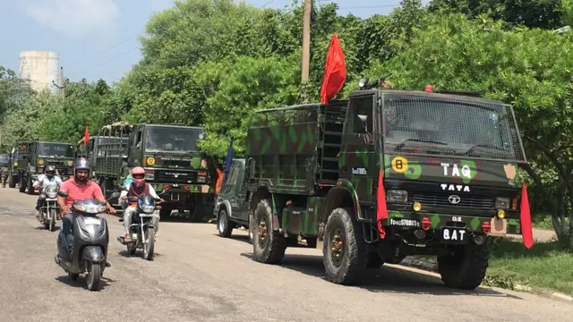 सेना का फ़्लैग मार्च