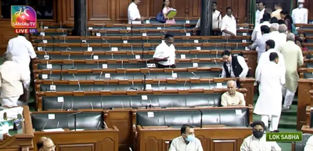 மக்களவையில் நிதியமைச்சர் நிர்மலா சீதாராமன்