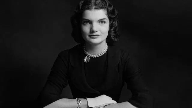 Jacqueline Bouvier Kennedy Onassis (Vogue 1951)