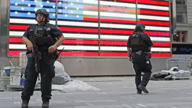 полицейские