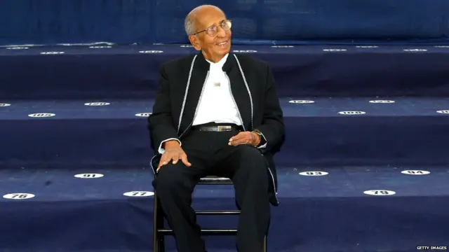 ආචාර්ය ලෙස්ටර් ජේම්ස් පීරිස් කාන් සිනමා උළෙලේදී