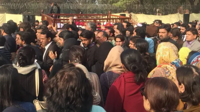 عاصمه جهانګیر جنازه