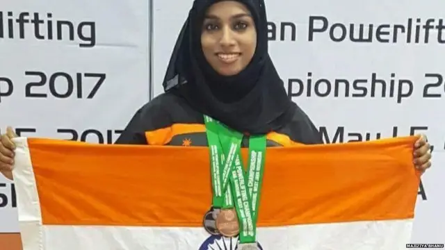 એશિયન ચેમ્પિયનશિપમાં જીતેલાં પદકો સાથે મજિઝિયા