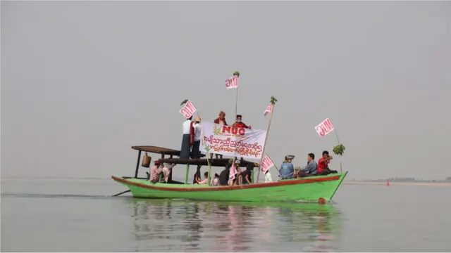 ဆိတ်ညံရွာနားက ဧရာဝတီမြစ်ကြောင်းသပိတ်