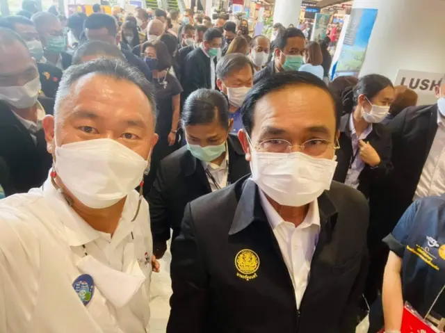 วีรศักดิ์ เซลฟี่กับนายกฯ ประยุทธ์