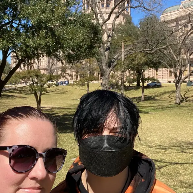 Katie Laird y su hijo Noah