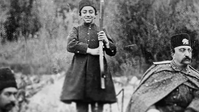 ناصرادلین شاه و عزیزسلطان ملیجک)