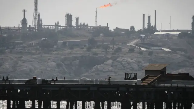 تاسیسات نفتی خارک در جنوب ایران