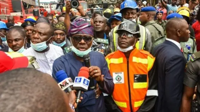 Babajide Sanwo-Olu sabẹwo si ọja Balogun to jona