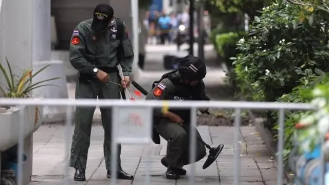 ตรวจระเบิด