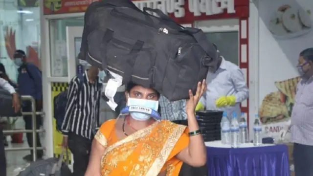 புலம்பெயர்ந்த தொழிலாளர்கள்