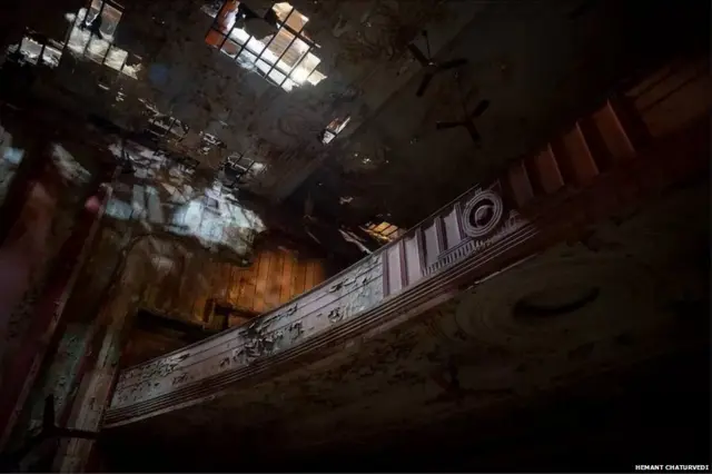 अलाहाबाद शहरातील निरंजन टॉकीज